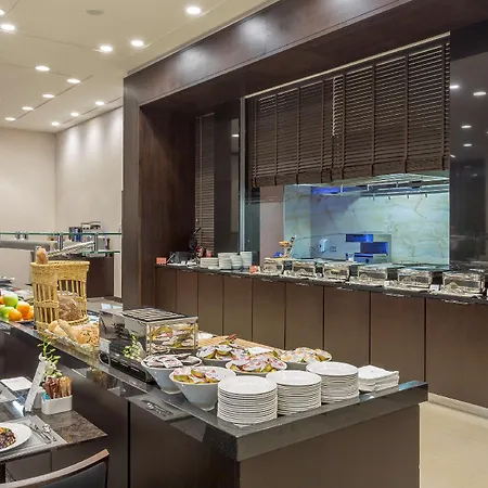 Otel Hilton Garden Airport 4*