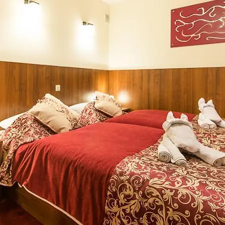 Alexander Hotel