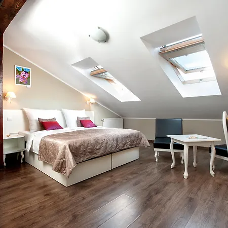 Leone Aparthotel 3*