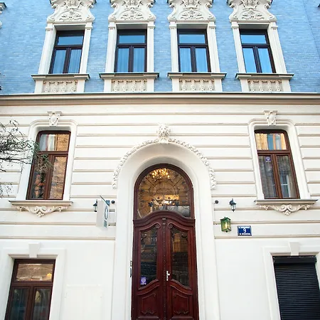 Aparthotel Leone 3*