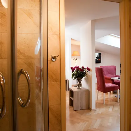 Hotel Santi 4*