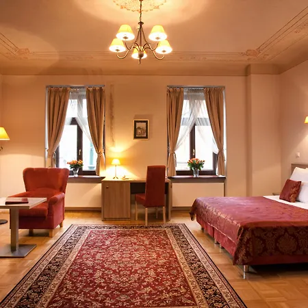 Hotel Santi