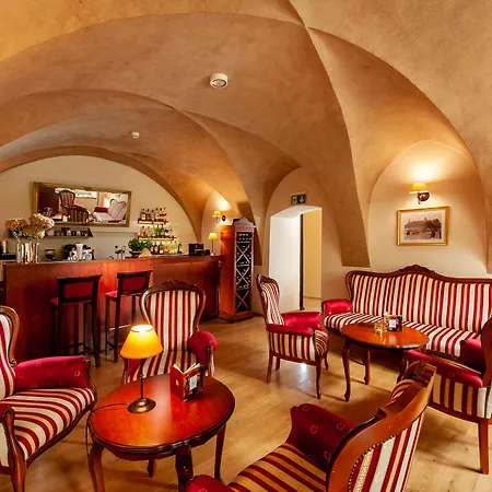 Hotel Santi