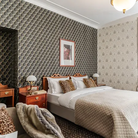 Otel H15 Francuski Old Town - Destigo