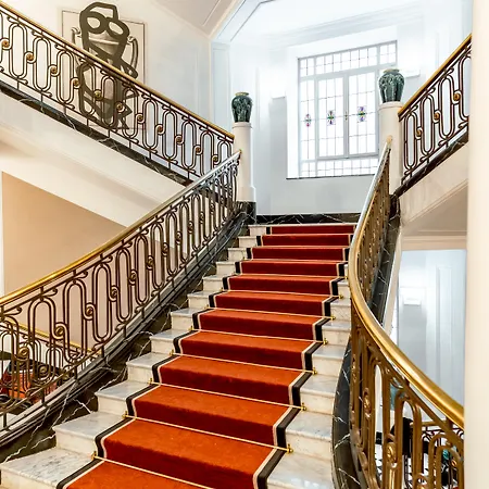 Otel H15 Francuski Old Town - Destigo 5*