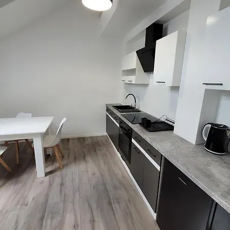 Uroczy W Kamienicy Nr. 8 * Krakow