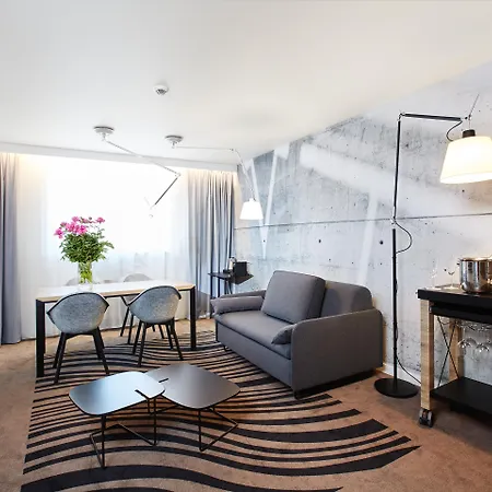 Hotel Novotel West 4*