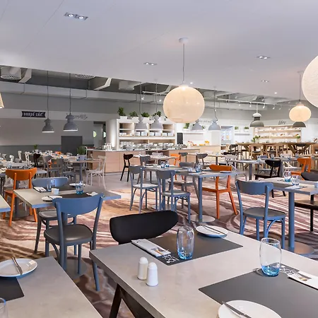 Hotel Novotel West 4*