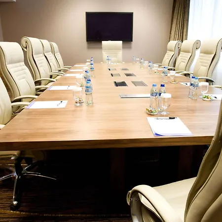 Hilton Garden Hotel 4*