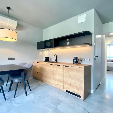 Aparthotel H11 5*