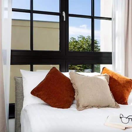 H11 Aparthotel