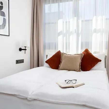 Aparthotel H11 5*