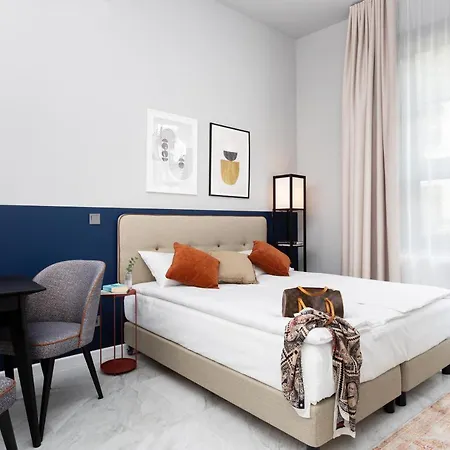 H11 Aparthotel