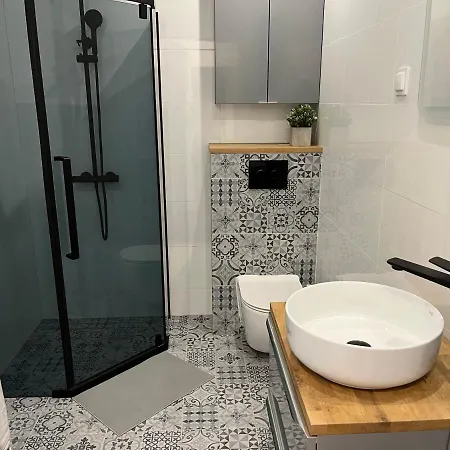 Modern Studio 1.6km From Main Train Station Apartment