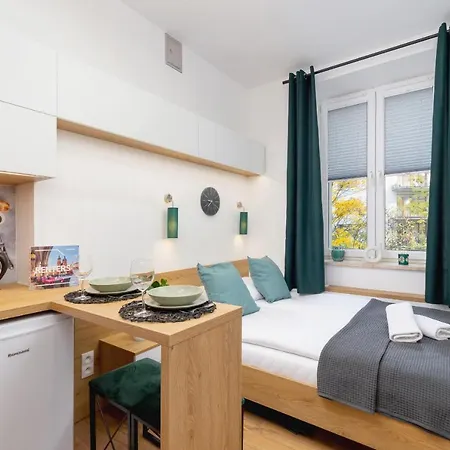 Trendy By Renters Apartament