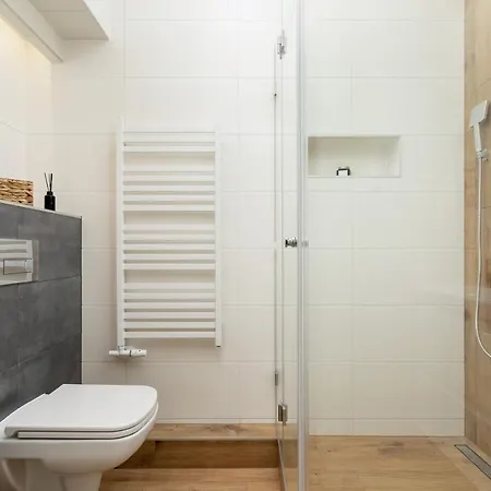 Trendy By Renters