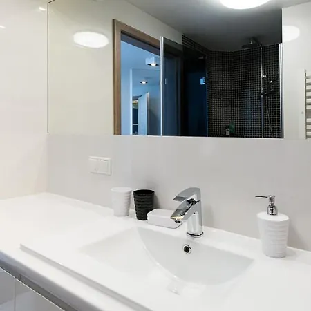 Apartament Miodowa