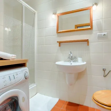 Tyzenhauz Economy Apartment