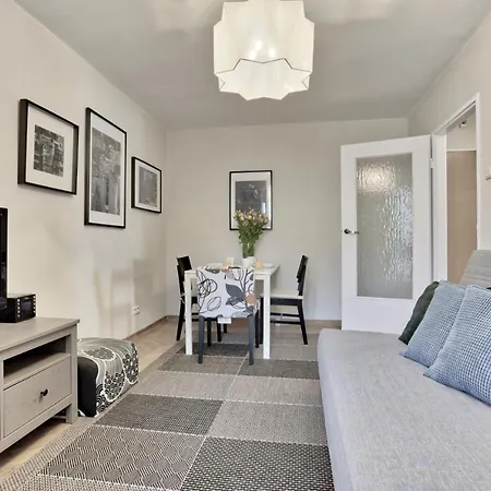 Tyzenhauz Economy Apartment