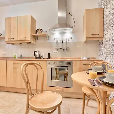 Apartment Tyzenhauz Economy
