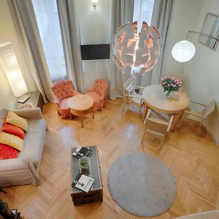 Tyzenhauz Economy Apartment