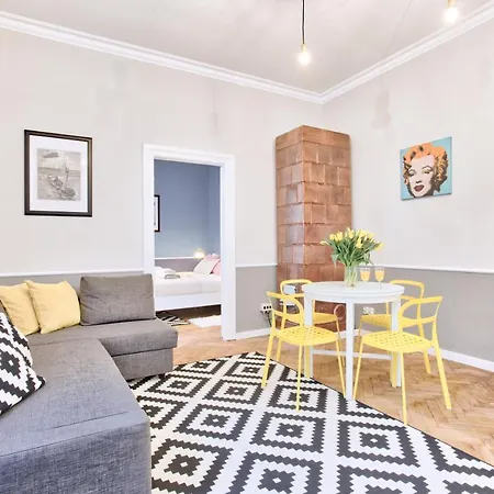 Apartment Tyzenhauz Economy