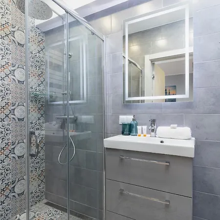 Apartment Underground Kielecka Rondo Mogilskie By Renters *