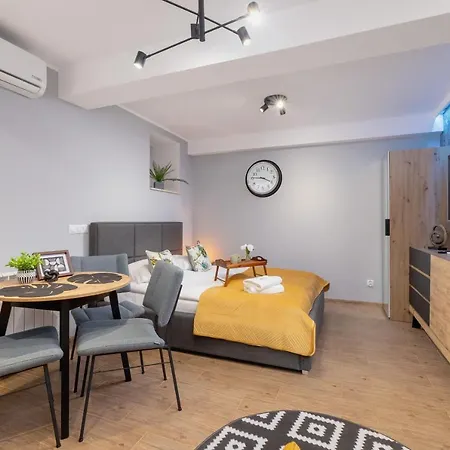Underground Kielecka Rondo Mogilskie By Renters * Krakow