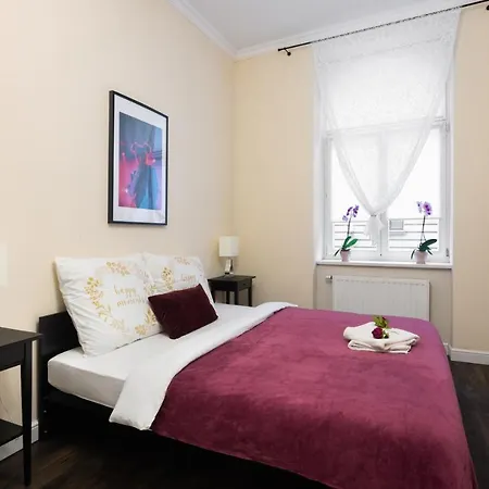 Uroczy Apartament Loretanska *