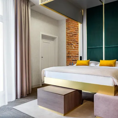 Hotel Golden Queen