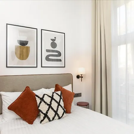 H11 Aparthotel 5*
