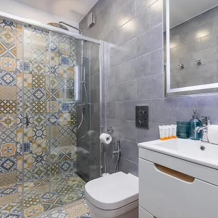 Underground Kielecka Rondo Mogilskie By Renters Apartment