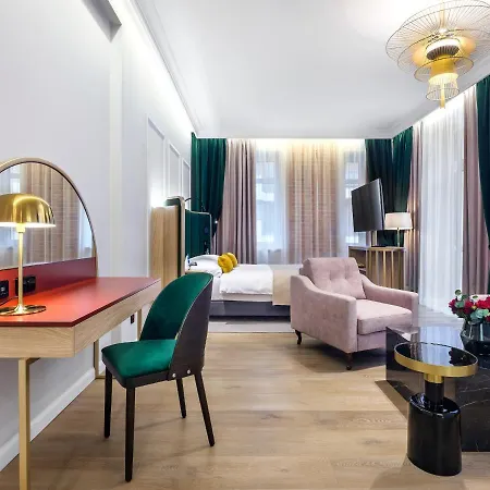 Golden Queen Hotel 4*