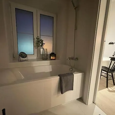 Studio Lea 7 Dzielnica Krowodrza. Bliskim Sasiedztwo Parku Krakowskiego. クラクフ