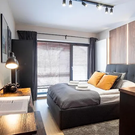 Iron Apartman