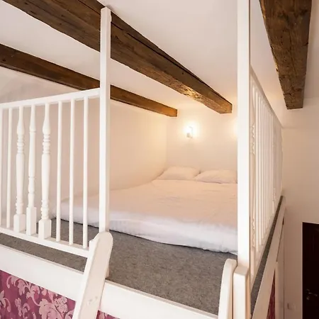 Hive Family House Otel Krakow