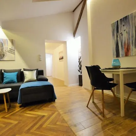 Old Town Neighborhood / Stefana Batorego Street Apartment Krakow