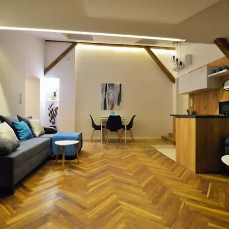 Old Town Neighborhood / Stefana Batorego Street Apartment