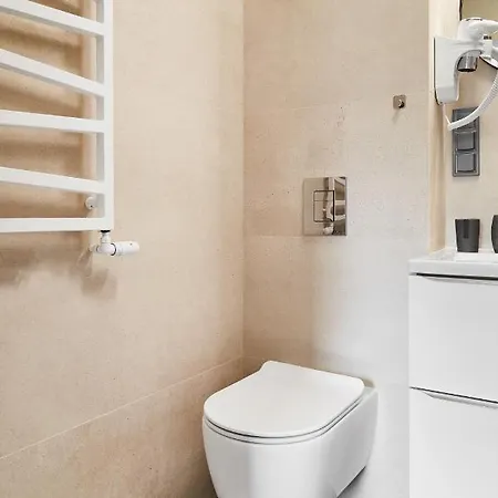 Househost :miodowa 42/4b Apartment