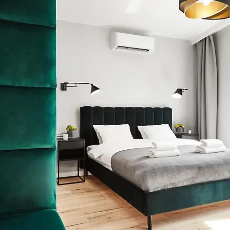 Apartment Househost :miodowa 42/4b *