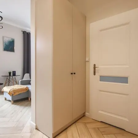 Piekny W Zabytkowej Kamienicy Apartment