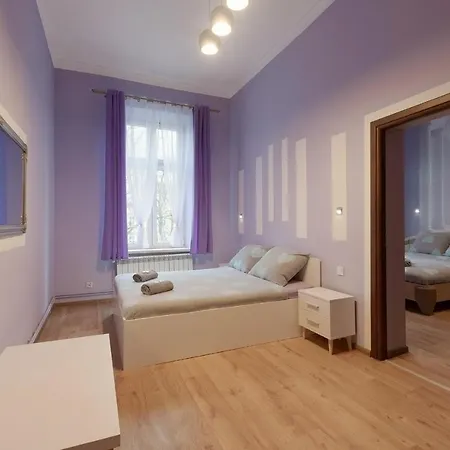 70s Albergue