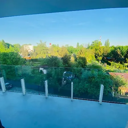 Luxury White In Park Lotnikow 克拉科夫