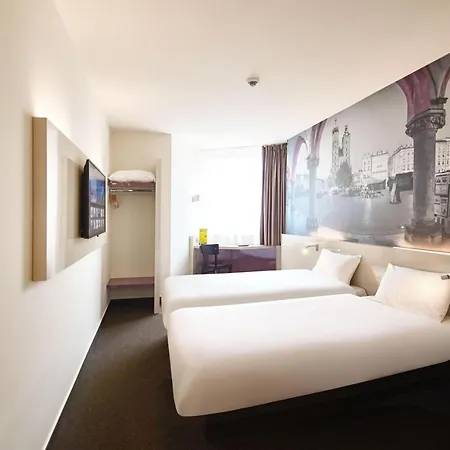 Centrum Hotel 2*