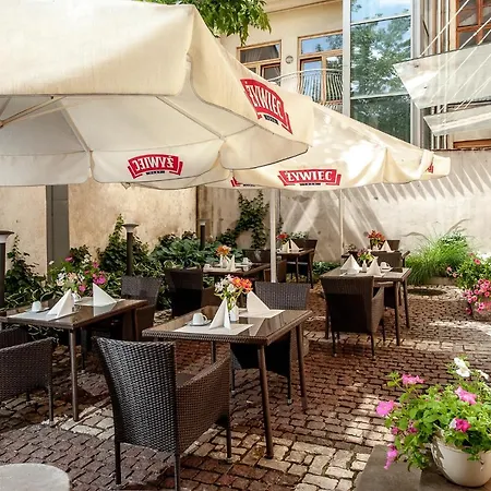 Santi Hotel