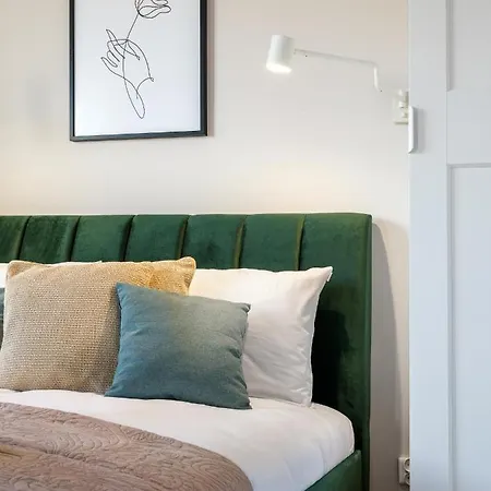 Tyzenhauz Rakowicka Street Apartment Krakow