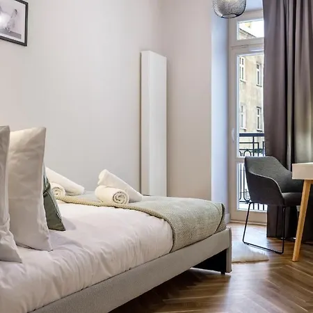 Tyzenhauz Rakowicka Street Apartment *
