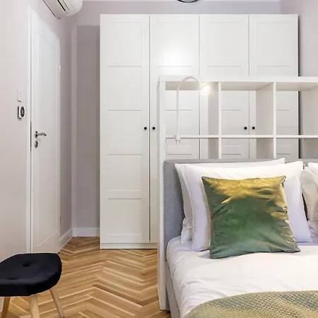 Apartment Tyzenhauz Rakowicka Street Krakow