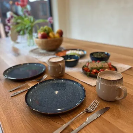 게스트하우스 Blisshouse Luxurious Calm And Energetic Spot Near By Surrounded By The Forest Where Will Find Your Peace And Your People