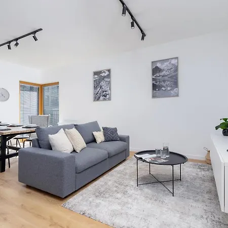 Luxurious Rakowicka By Renters Prestige Apartment